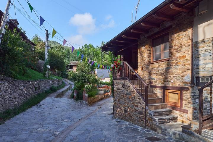 Casa rural para 4 personas, con Balcón y Jardín en Ponferrada