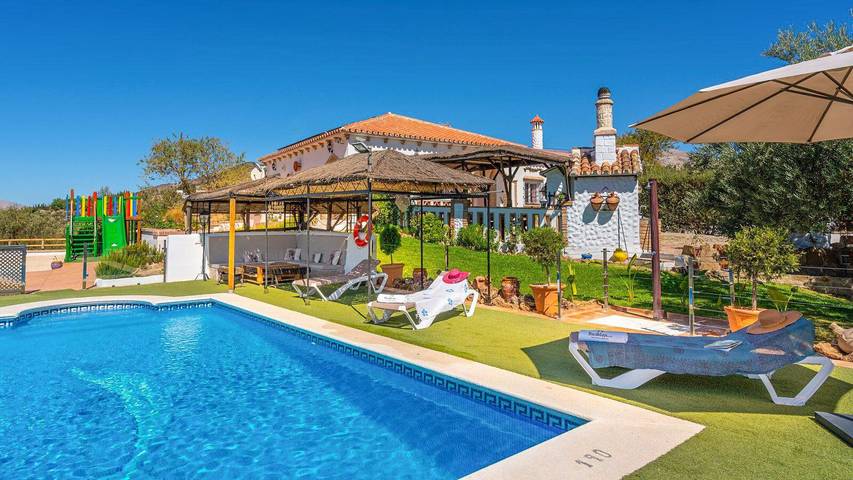 Villa für 6 Personen, mit Pool und Balkon/Terrasse, mit Haustier - 1