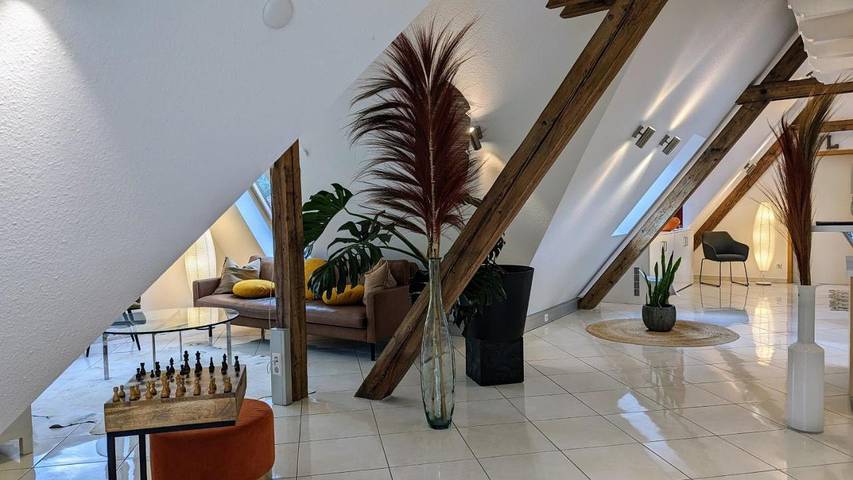 Ferienwohnung für 3 Personen, mit Balkon und Terrasse sowie Ausblick in Bad Liebenzell