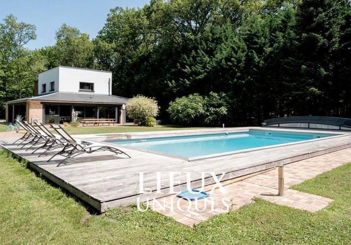 Villa pour 10 personnes, avec Terrasse et Jardin ainsi que Piscine et Vue