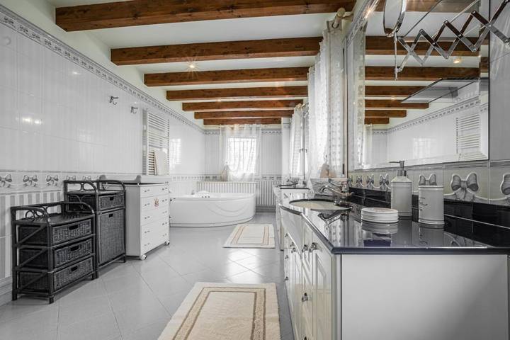 Villa für 14 Personen, mit Pool und Ausblick sowie Garten, mit Haustier in Jesolo - 2