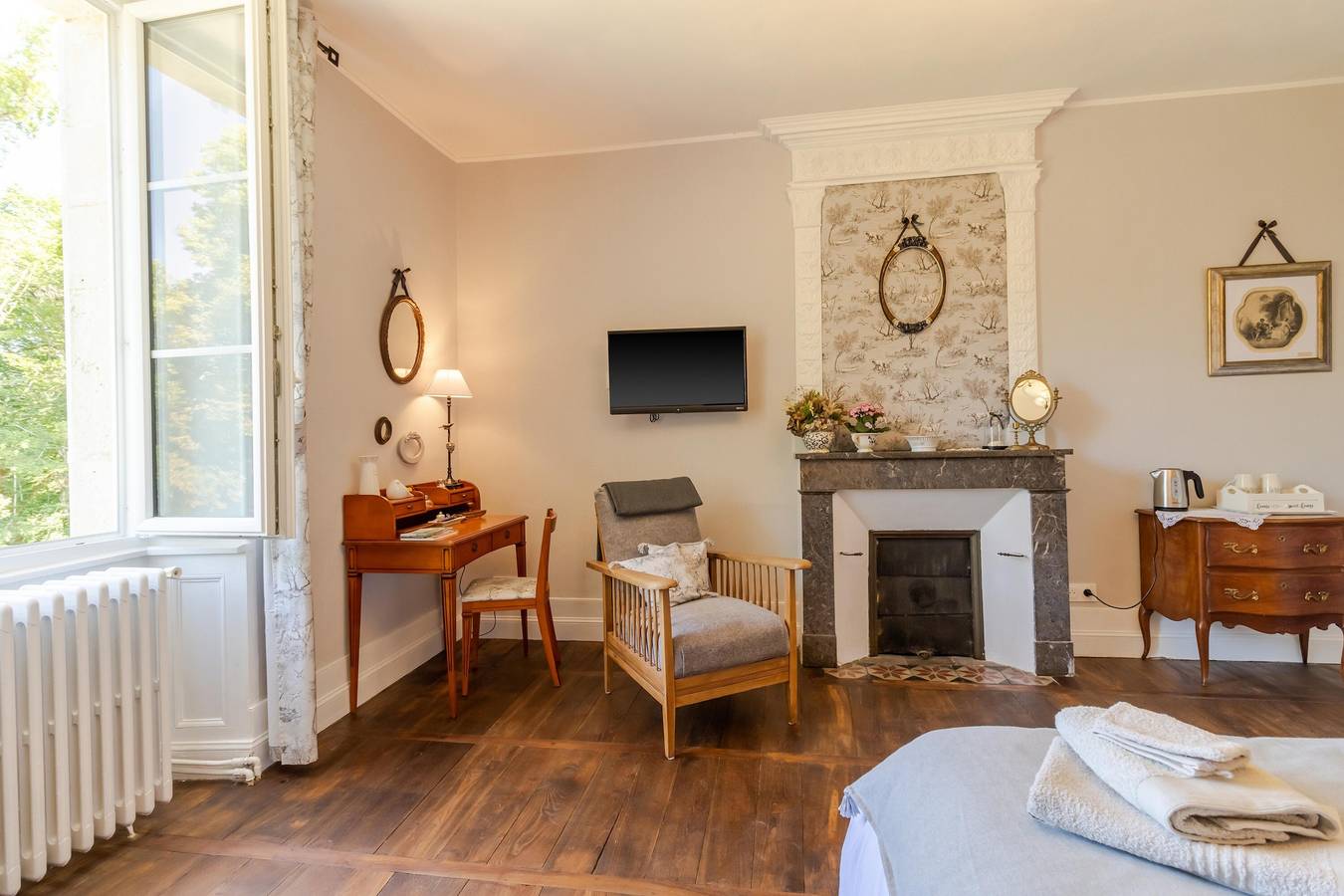 Gastenkamer 'La Romantique' met gedeeld terras, tuin en Wi-Fi, foto 12