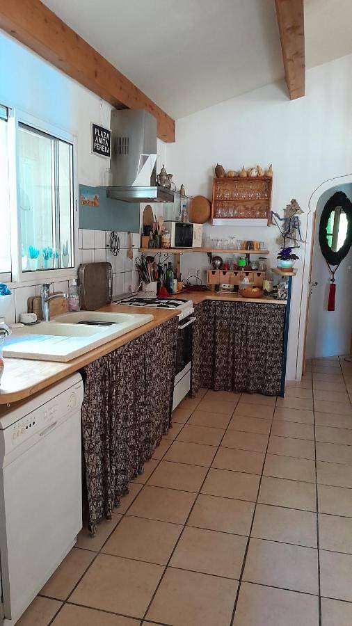 Location de vacances pour 6 personnes, avec vue et terrasse, animaux acceptés à Les Salelles - 4