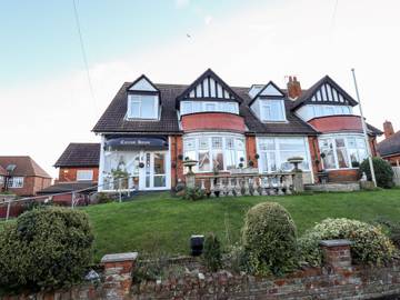 Holiday Home for 29 People in Skegness, Lincolnshire, Photo 1