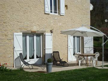 Gîte pour 2 personnes, avec jardin et terrasse à Allas-les-Mines