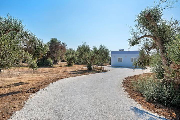 Holiday Home 'Masseria Ulia Ventitrè' with Private Garden, Wi-Fi and Air Conditioning in Torricella, Gulf of Taranto