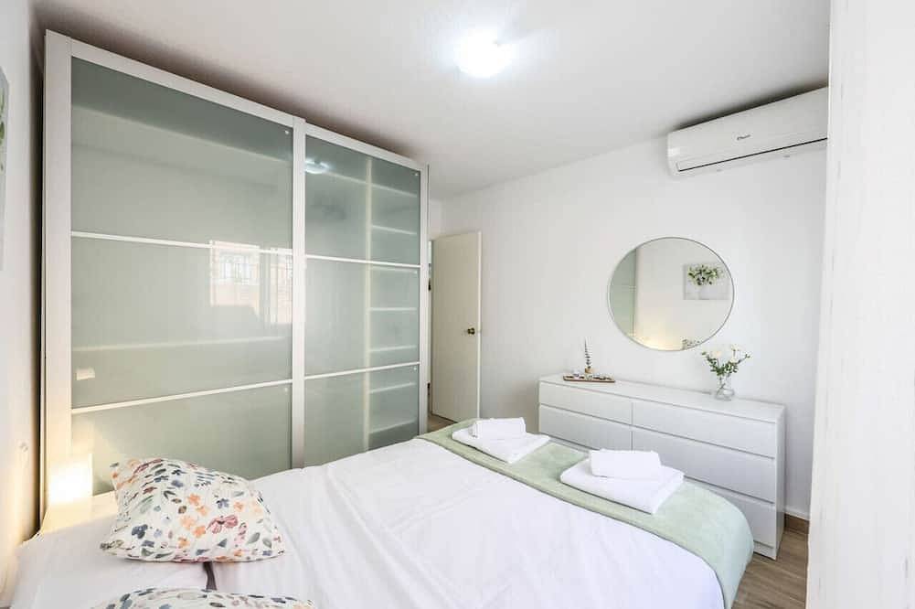 Entire apartment, Family-Friendly Stay near Madrid in San Sebastián de los Reyes, Madrid Province