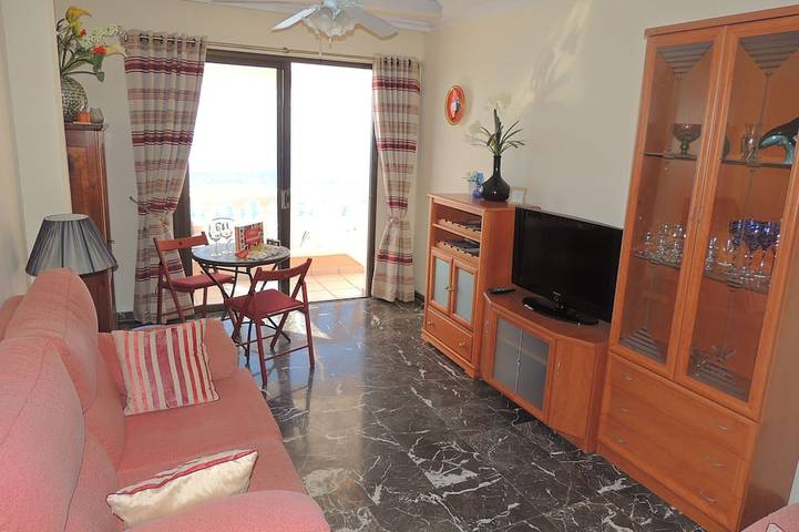 Ganze Wohnung, Spektakuläre Sonnige Wohnung Mit WIFI, Pool, Panorama-Klippe Und Meerblick. in Playa de los Guíos, Santiago del Teide