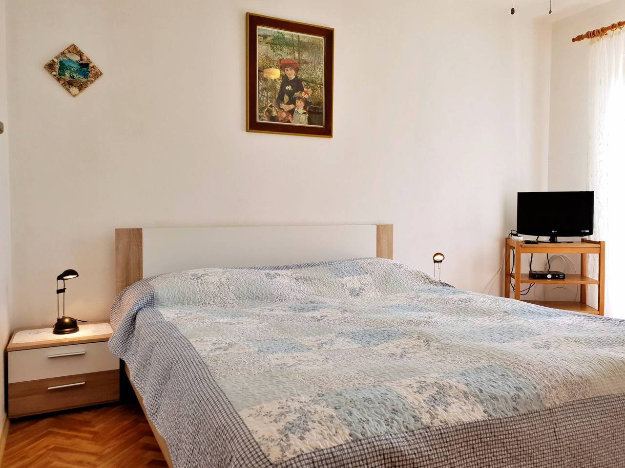 Ganze Wohnung, Apartment Bijelic - mit Balkon, 480 m vom Meer entfernt, Grill, privater Parkplatz, keine Klimaanlage in Silo (Krk), Krk