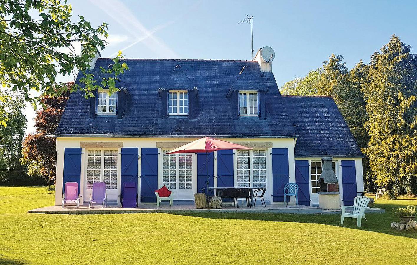 Appartement confortable de 2 chambres : près du bord de mer et d'un restaurant, Wi-Fi et parking disponibles in Concarneau, Côte de Cornouaille