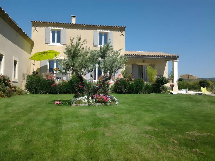 Location de vacances pour 3 personnes, avec jardin dans le Vaucluse