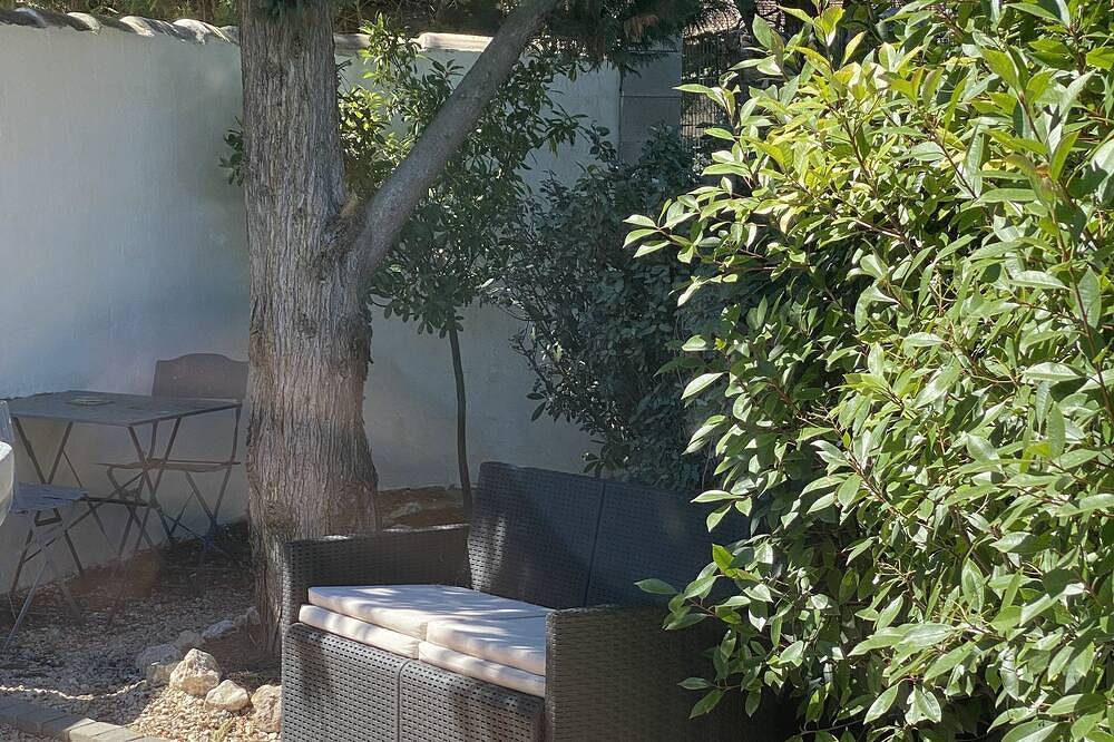 Apartamento entero, Vacation home in Provence for you and your other half in Cabannes, Region de Arles