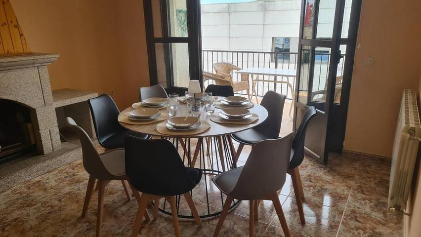 Apartamento para 7 personas, con vistas y jardín en Puebla de Sanabria