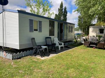 Gîte pour 4 personnes, avec jardin ainsi que piscine et bassin pour enfant dans Plage De La Paree Du Jonc