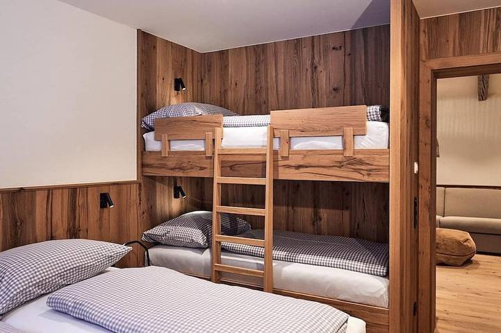 Hütte für 8 Personen, mit Sauna und Balkon sowie Garten und Pool in Schröcken - 2