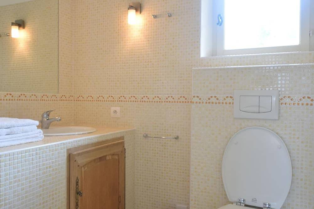 Entire apartment, Cycling Escape in Montbrun in Montbrun-les-Bains, Nyons region