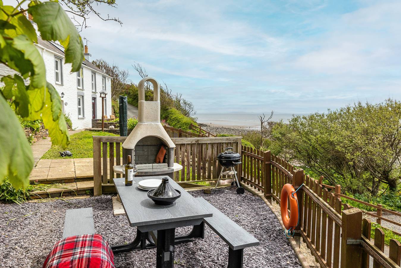 Black Hall Cottage in Amroth, Pembrokeshire