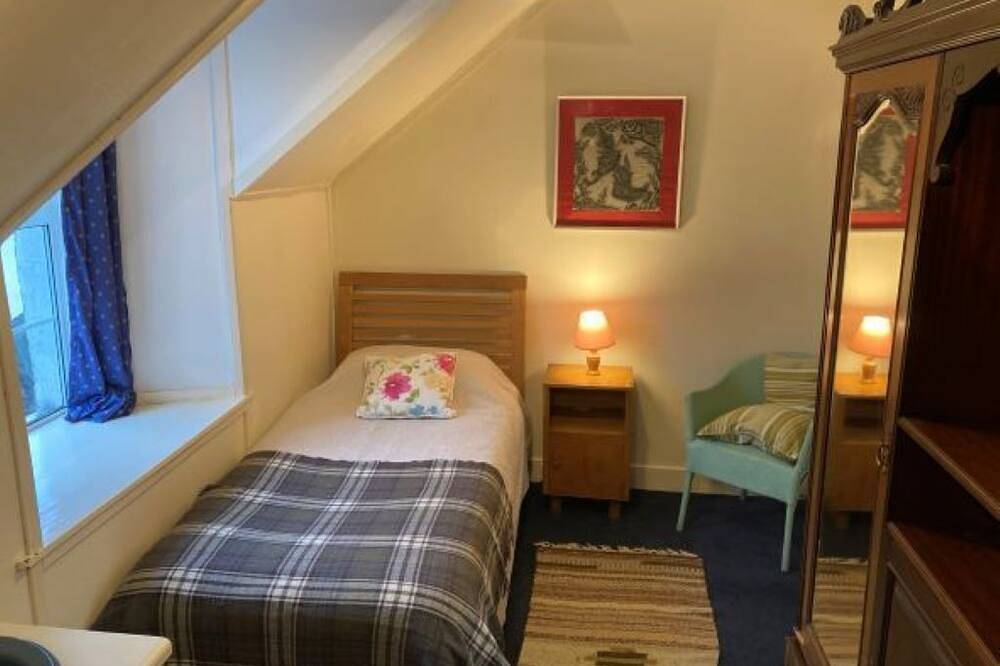 Ardnadrochet Cottage - Traditional Farm Cottage in Loch Linnhe