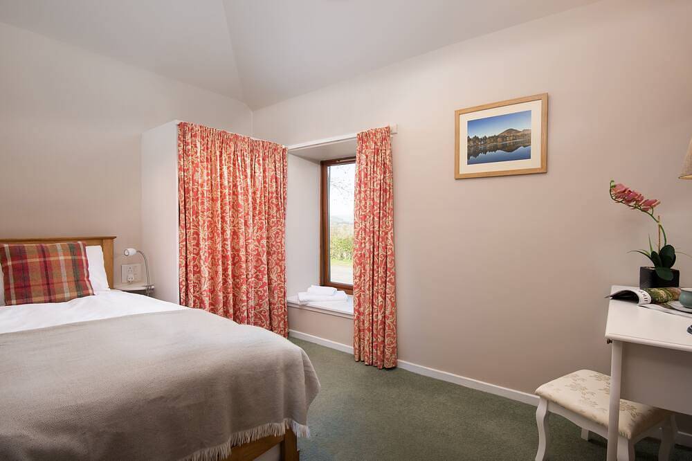 Eildon Melrose Holiday Cottages & Log Cabins - Howlands in Melrose, Scottish Borders