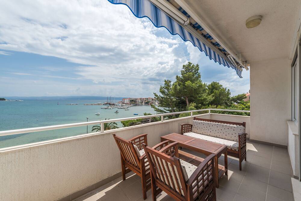 Ganze Wohnung, Sonnige Wohnung nur 10 m vom Meer entfernt! in Stobrec, Split-Dalmatien