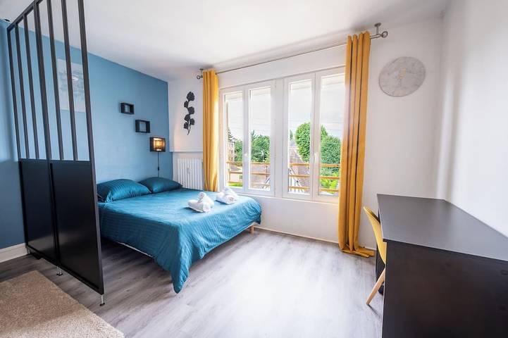 Appartement entier, Le studio epure du commandant in Évreux, Région d'Évreux