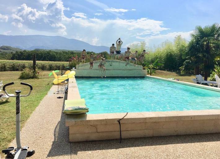 Gîte pour 8 personnes, avec jardin ainsi que balcon et piscine à Saint-Vérand - 3