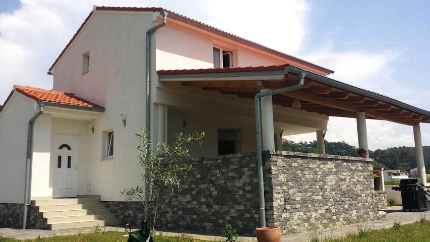 Villa pour 8 personnes, avec vue et jardin, animaux acceptés dans Rab - 2