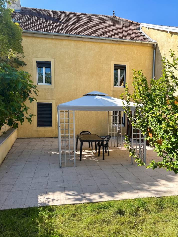 Location de vacances pour 5 personnes, avec Terrasse et Jardin dans Cemboing