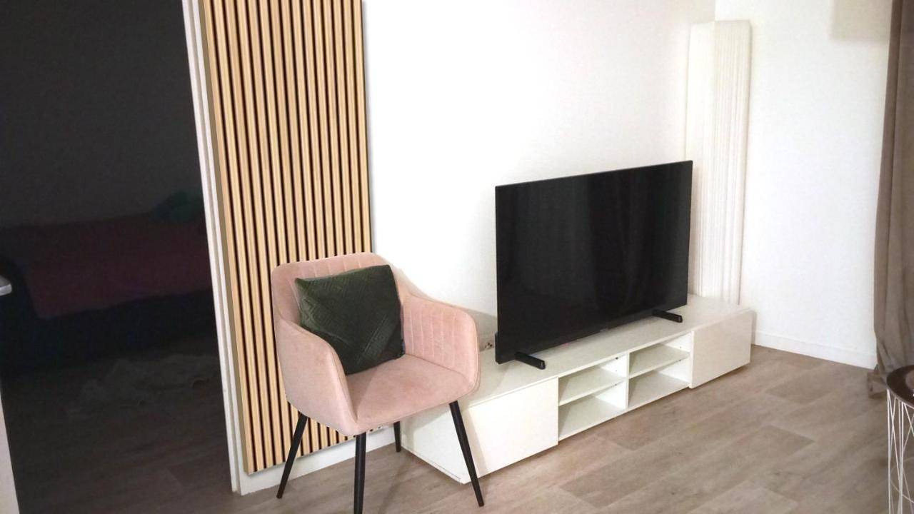 Appartement entier, One-Bedroom Apartment in Villeneuve-la-Garenne, Hauts-de-Seine