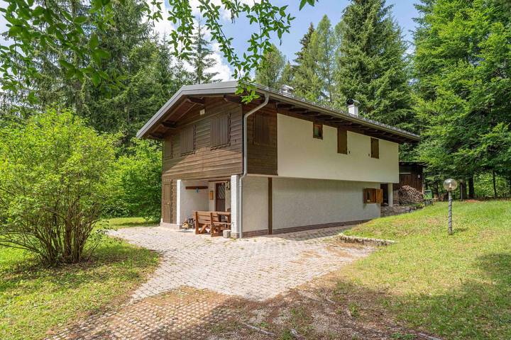 Rustico per 4 persone, con Balcone/Terrazza e Vista lago in 
