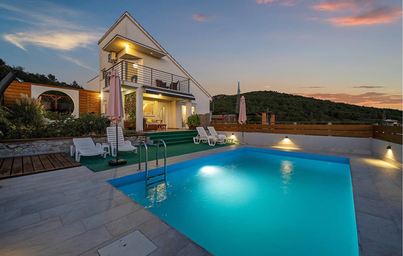 Ferienhaus für 8 Personen mit Terrasse in Bilice, Šibenik-Knin