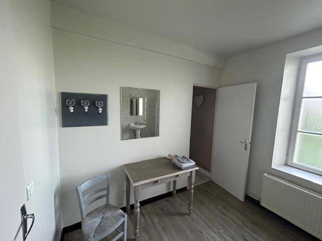 Location de vacances pour 2 personnes, avec vue et jardin, animaux acceptés à Saint-Pierre-de-Lamps - 3