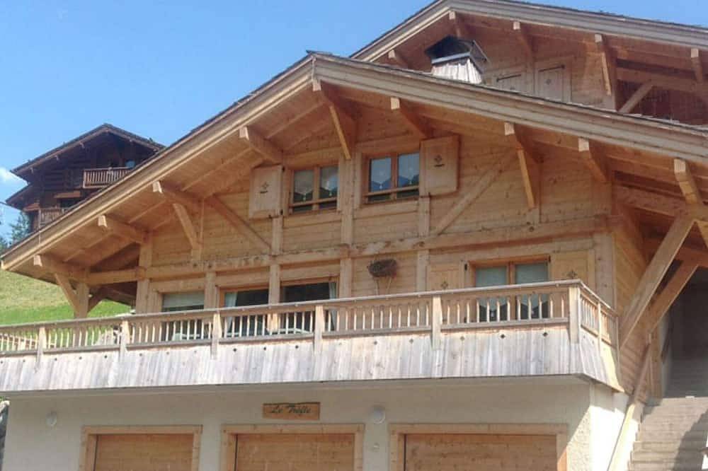 Appartement entier, Triplex 8 pers. en Chalet Traditionnel, Pied des Pistes, Terrasse, Balcon, Parking in Le Grand-Bornand, Région d'Annecy
