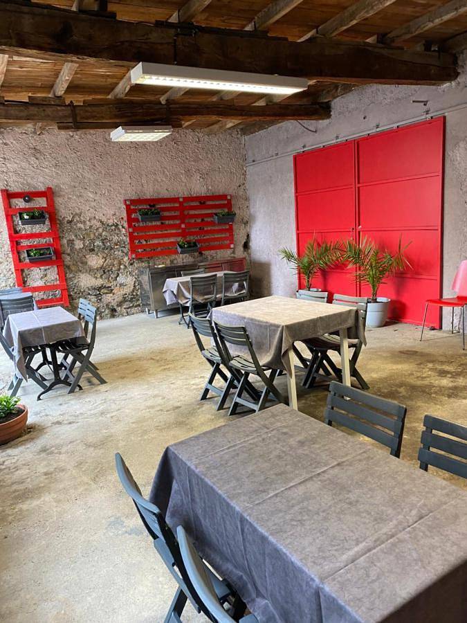 Hôtel pour 2 personnes, avec Terrasse dans Gourdan-Polignan - 2