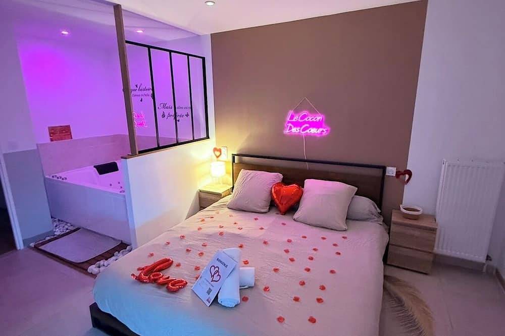 Appartement entier, Suite avec Jacuzzi Privé proche de Paris in Chatou, Yvelines