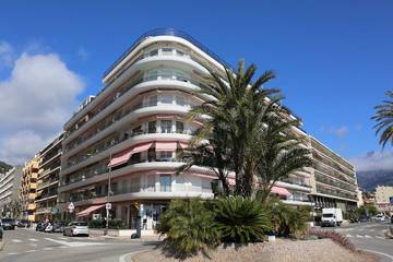 Gîte pour 3 personnes, avec terrasse dans Carnolès