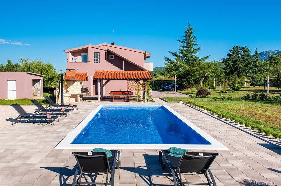 Villa Dola with private pool in Dalmatinisches Zagora