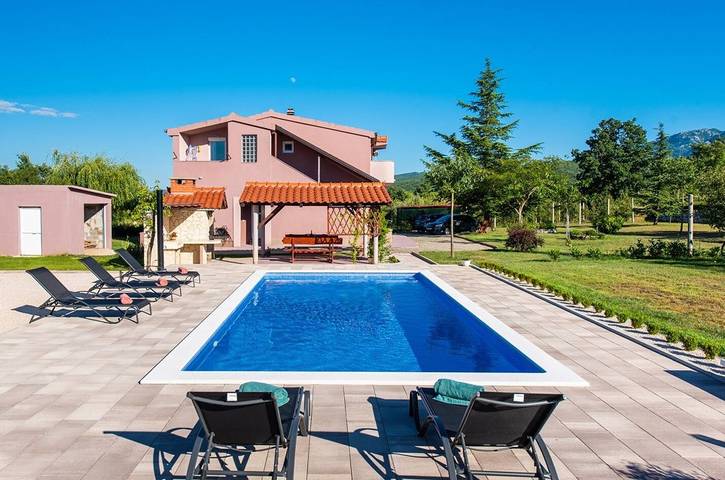 Villa Dola with private pool in Dalmatinisches Zagora