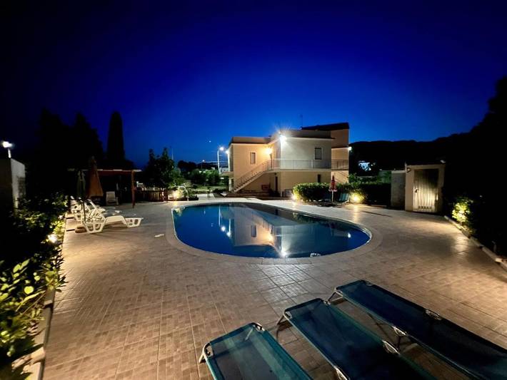 Chambre d’hôte pour 3 personnes, avec jardin ainsi que vue et piscine à Avola - 3