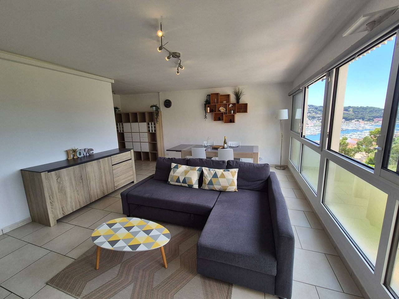 Apartamento vacacional entero, 2 bedrooms, air-conditioned, Wifi, sea view, swimming pool in Saint-Mandrier-sur-Mer, Costa mediterránea (Francia)
