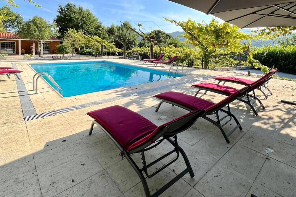 Double Room with Private Bathroom in Britelo, Gémeos e Ourilhe, Distrito de Braga