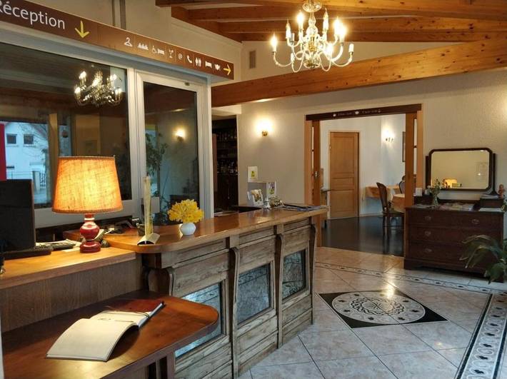 Hôtel pour 4 personnes, avec Terrasse ainsi que Jardin et Vue à Chalezeule