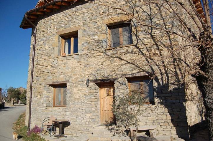 Gîte pour 4 personnes, avec jardin ainsi que vue et vue sur le lac, animaux acceptés à Aínsa - 2