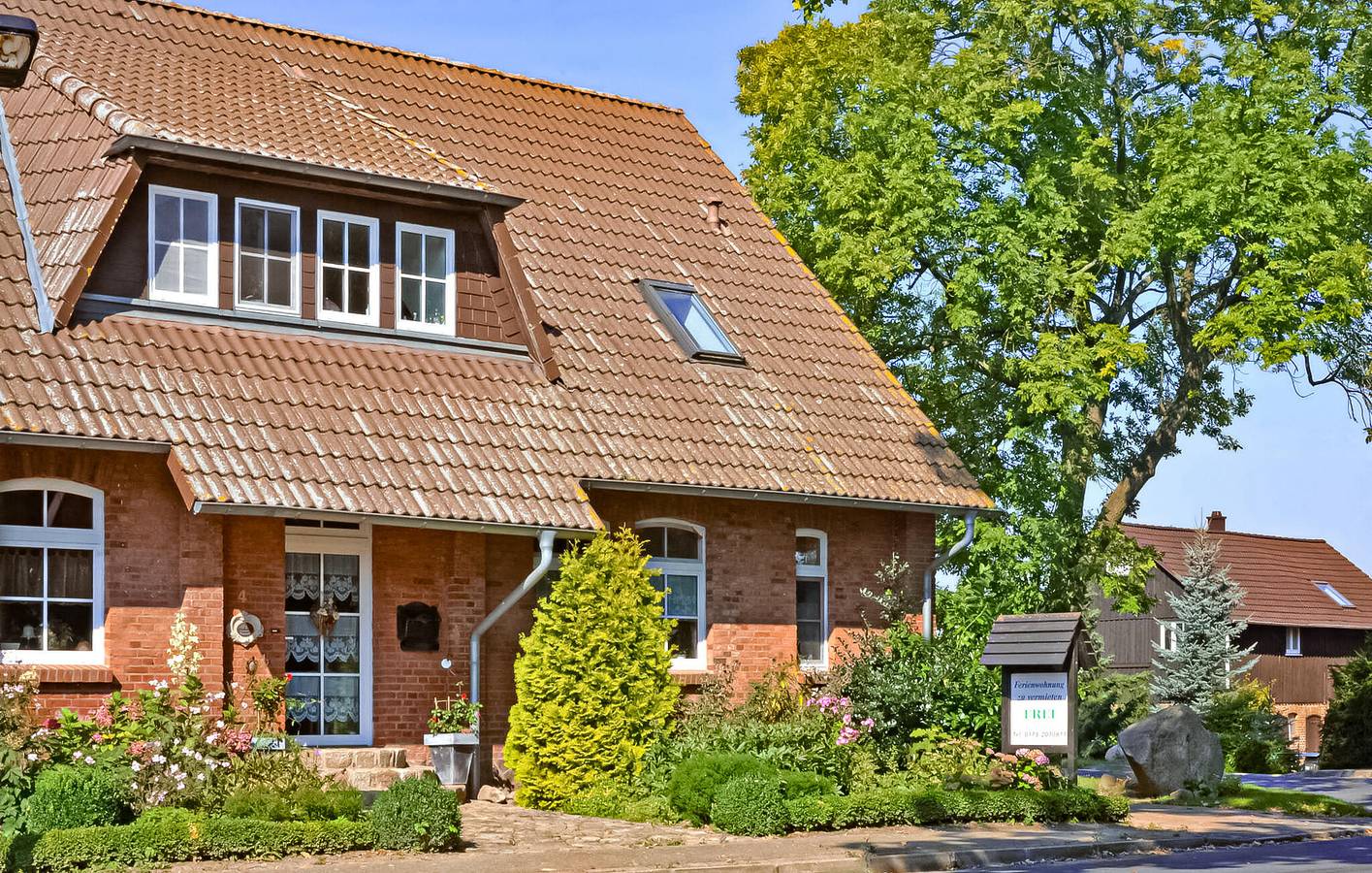 Ganze Ferienwohnung, Modernes Apartment mit Strandzugang, Parkplatz, Internet in Feldberger Seenlandschaft, Mecklenburg-Strelitz