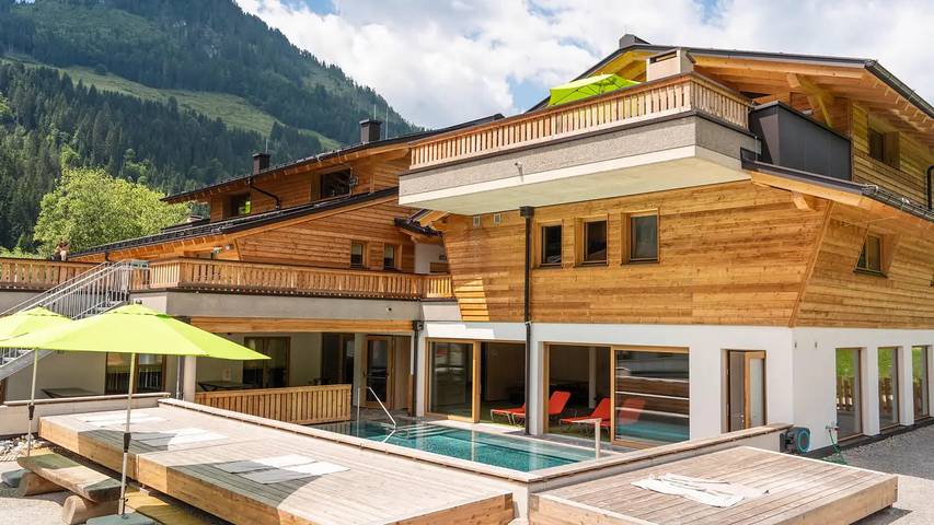 Chalet für 24 Personen, mit Sauna und Terrasse in Kleinarl