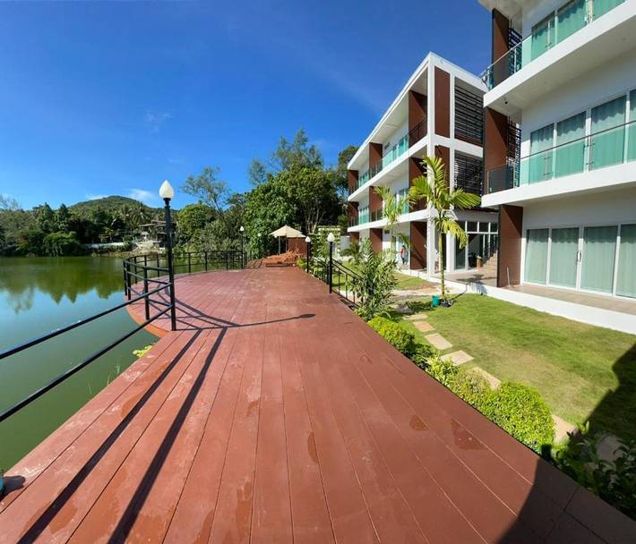 Appart’hôtel pour 2 personnes, avec vue et jardin ainsi que vue sur le lac et balcon