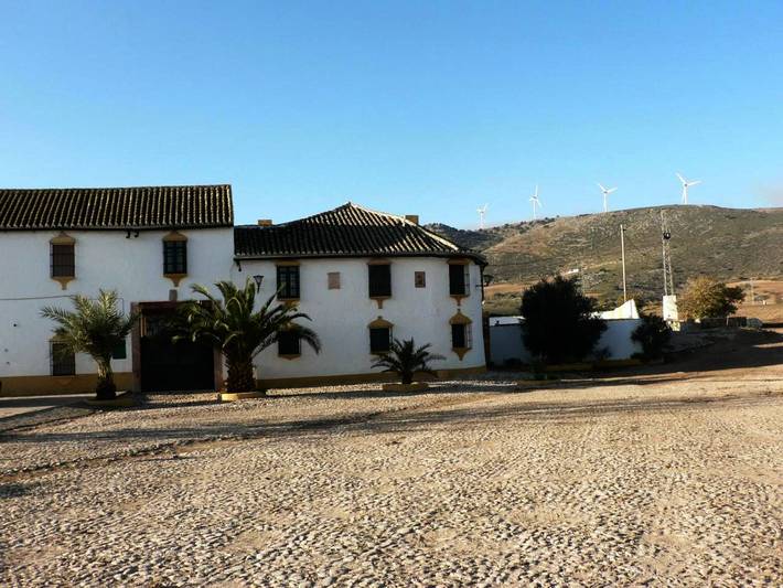 Casa rural para 15 personas, con terraza y piscina además de vistas y jardín, Se admiten mascotas en Cañete la Real