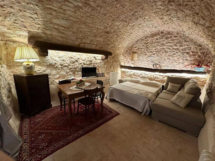 Gîte pour 4 personnes, avec jardin ainsi que piscine et jacuzzi à Trevi - 2