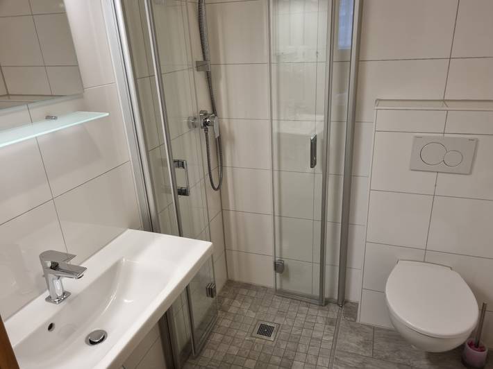 Ganze Ferienwohnung, Gästezimmer Kämpfe - Doppelzimmer mit Dusche und Wc in Weimar, Weimarer Land