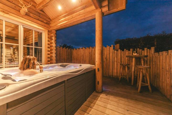 Gîte pour 2 personnes, avec terrasse et sauna ainsi que jardin et jacuzzi dans Sougné-Remouchamps - 2